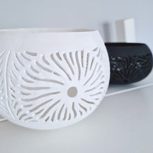 Afbeelding in Gallery-weergave laden, Kokosnoot Waxinelichthouder Natural Light