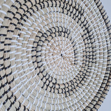 Afbeelding in Gallery-weergave laden, Zeegras Wandschalen Solitude