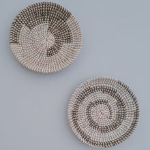 Afbeelding in Gallery-weergave laden, Zeegras Wandschalen Solitude